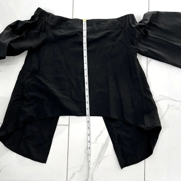 Runaway/💰2 FOR $10💰 Black open back/ Off shoulder top/ Flared arms/ Size US XS/2 - Picture 9 of 12